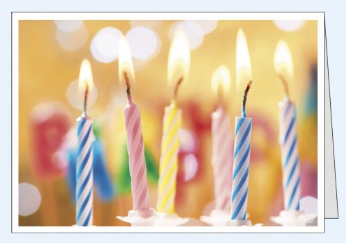 Farbige Geburtstagskarte mit Kerzen ohne Text