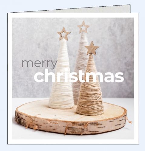 Trendige Weihnachtskarte mit drei Bäumchen